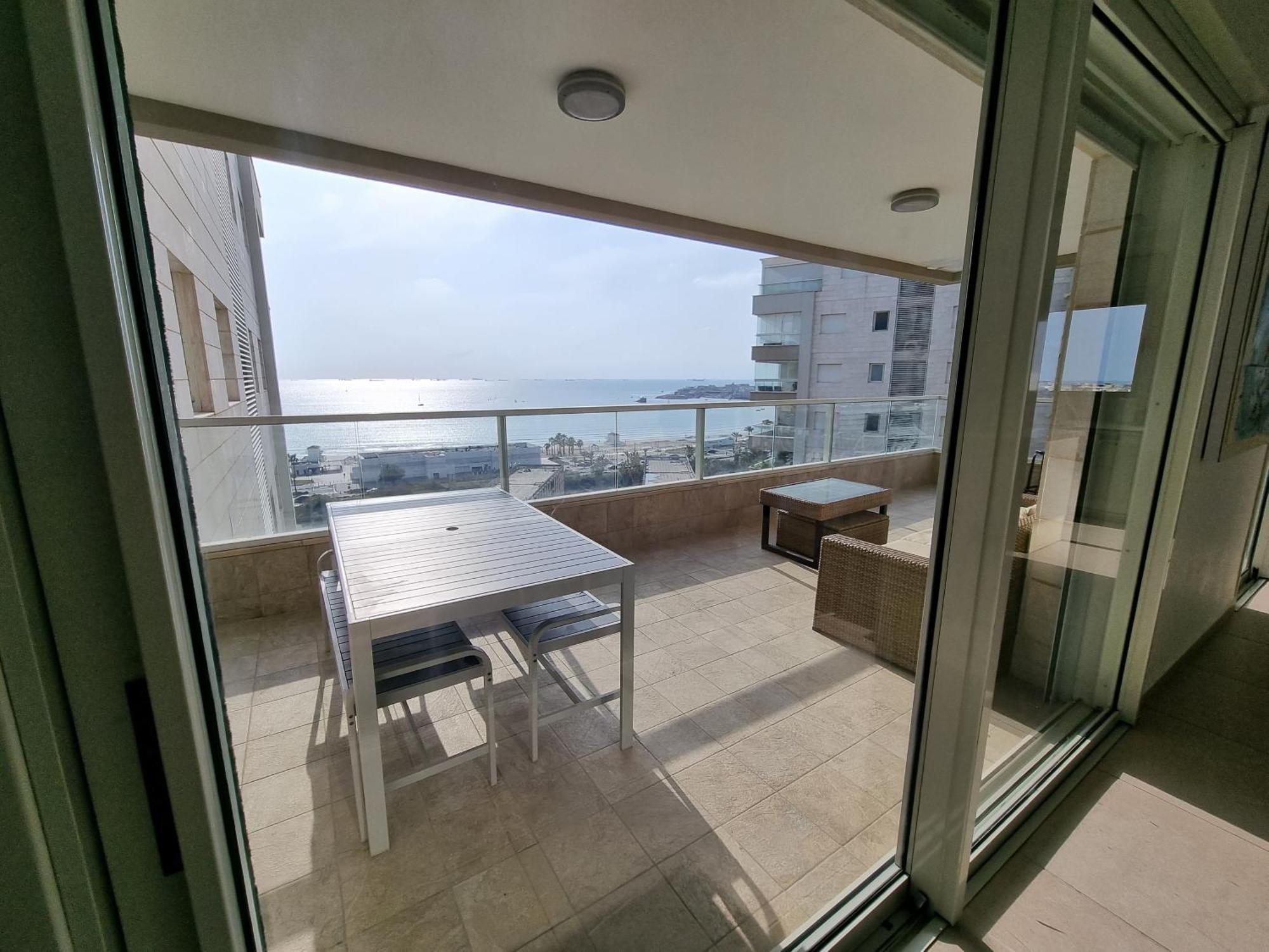 Beachfront Gallery Akko Rom bilde